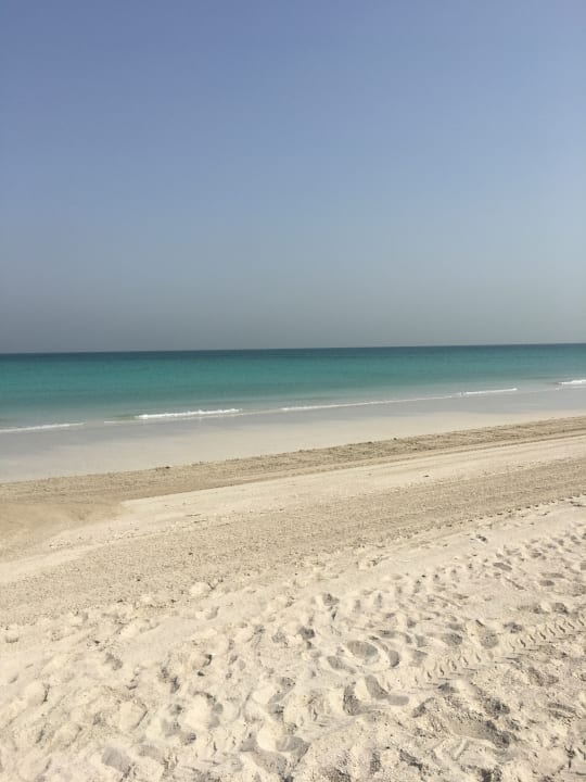 Strand Saadiyat Rotana Resort &  Villas
