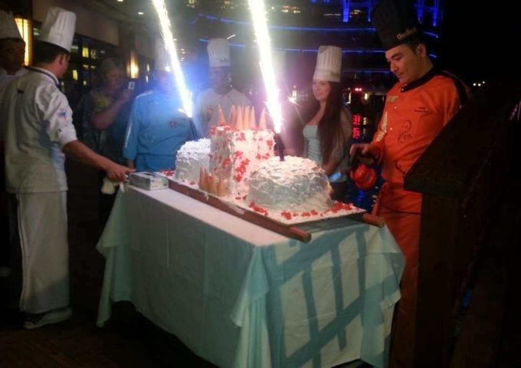 Eisbombe Surprise Granada Luxury Okurcalar