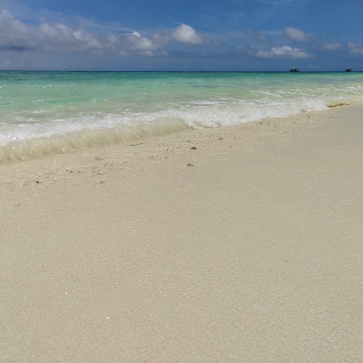 Strand Kuredu Island Resort & Spa