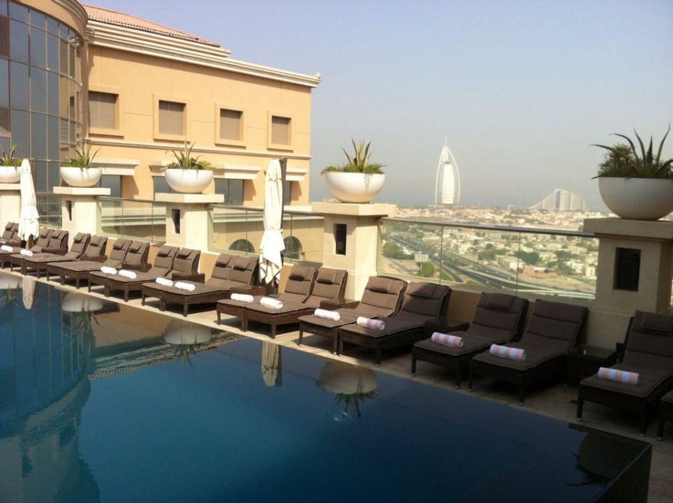 Pool on the top Hotel Sheraton Dubai Mall Of The Emirates