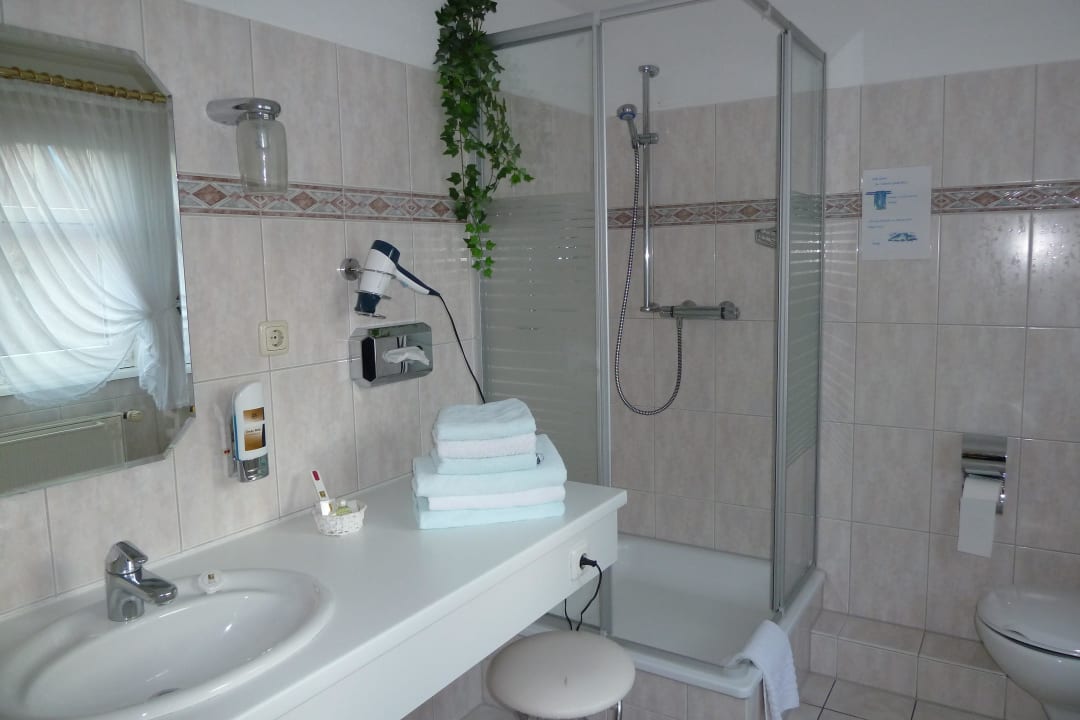 Badezimmer  Hotel-Pension Waldmühle