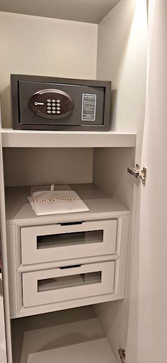 Zimmer Bach Suites Saigon, a Member of Design Hotels