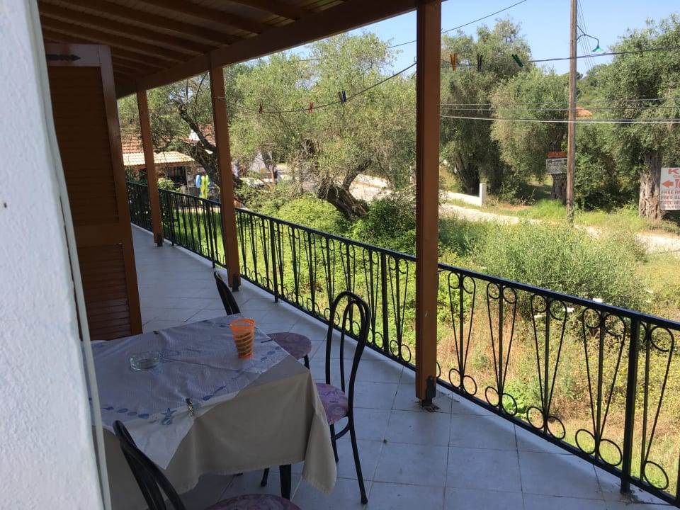 Terrasse vom Appartement Pension Nychterida