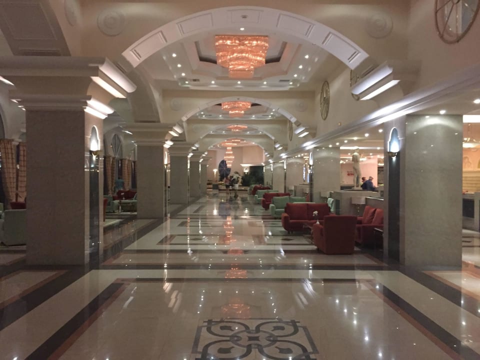 Sehr luxeriöse Lobby Rodos Palladium Leisure & Wellness