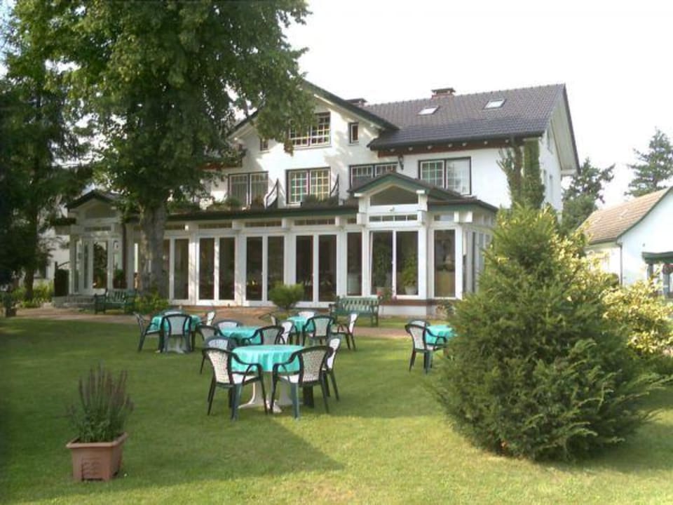 Hotel von der Strasse her Pension Linde