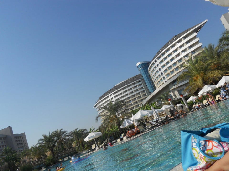 Blick von unserem Poolplatz Royal Wings Hotel