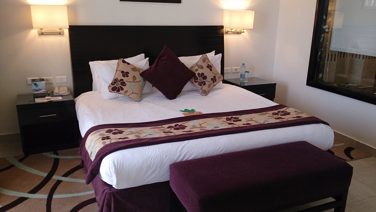 Großes Bett in der Junior Suite Rixos Sharm El Sheikh Adults Only 18 +
