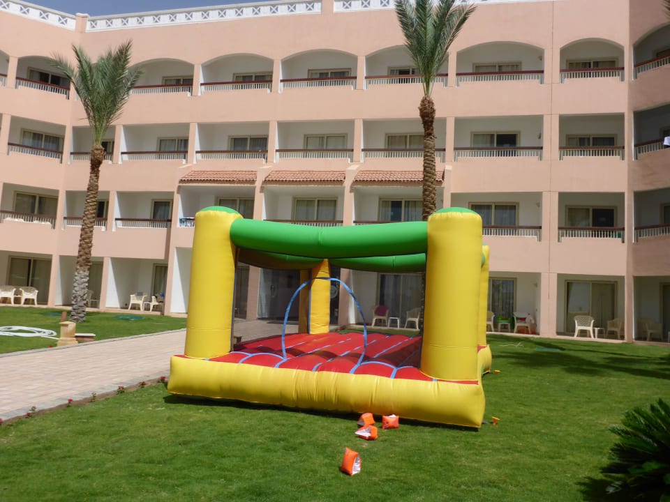 Hüpfburgentag Beach Albatros Resort