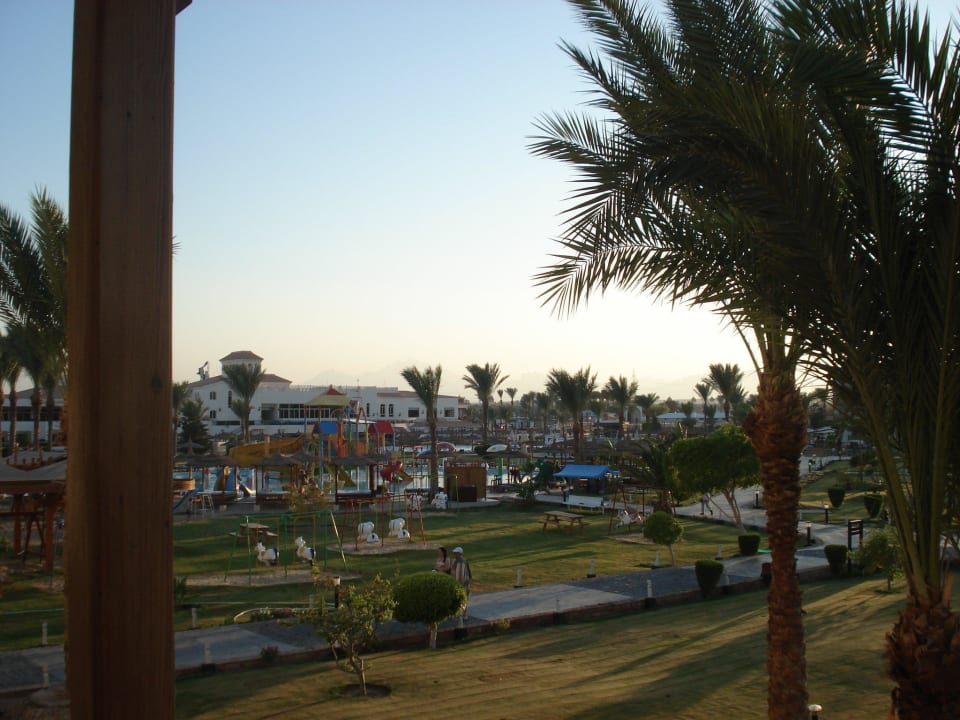 Viel Rasen und Palmen Pickalbatros Dana Beach Resort - Hurghada