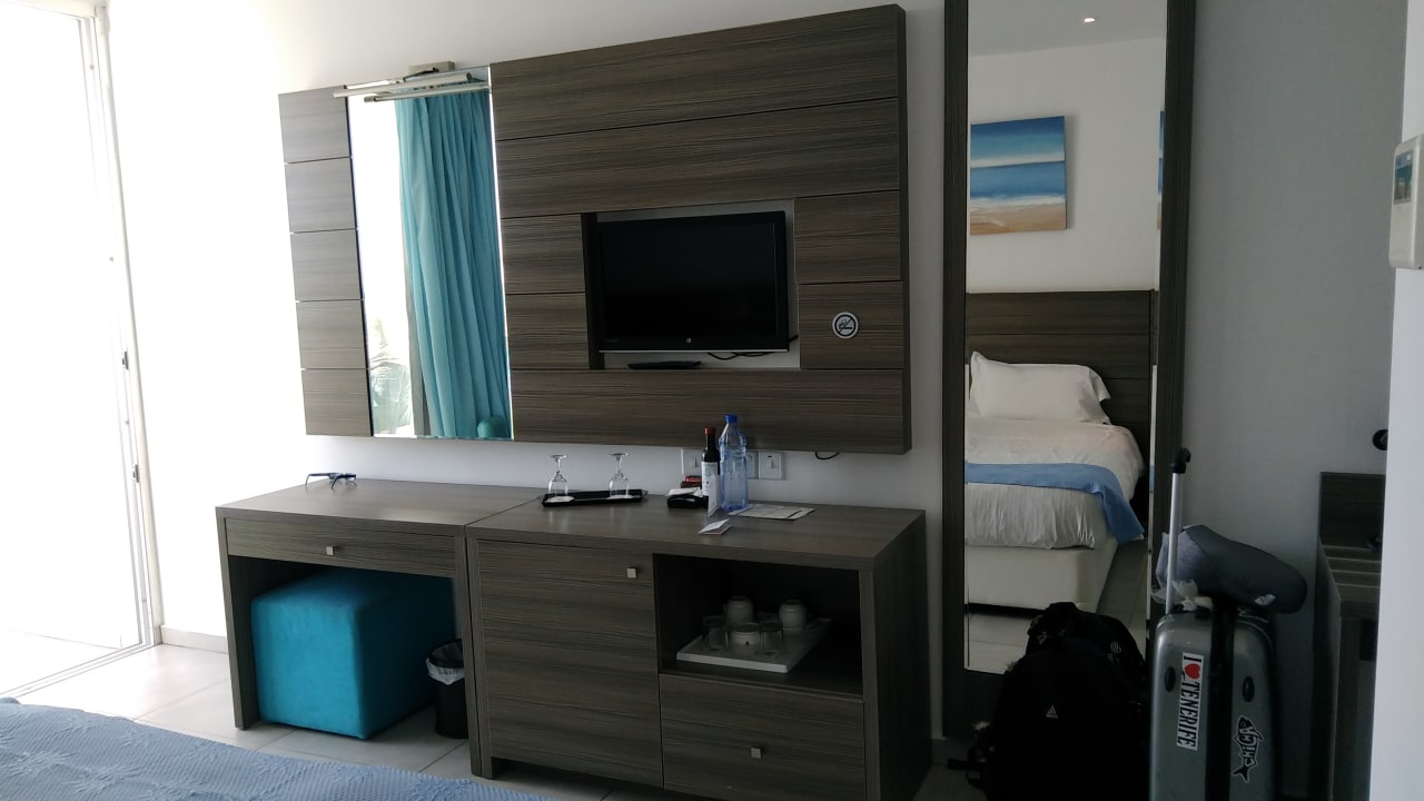 Zimmer Limanaki Beach Hotel