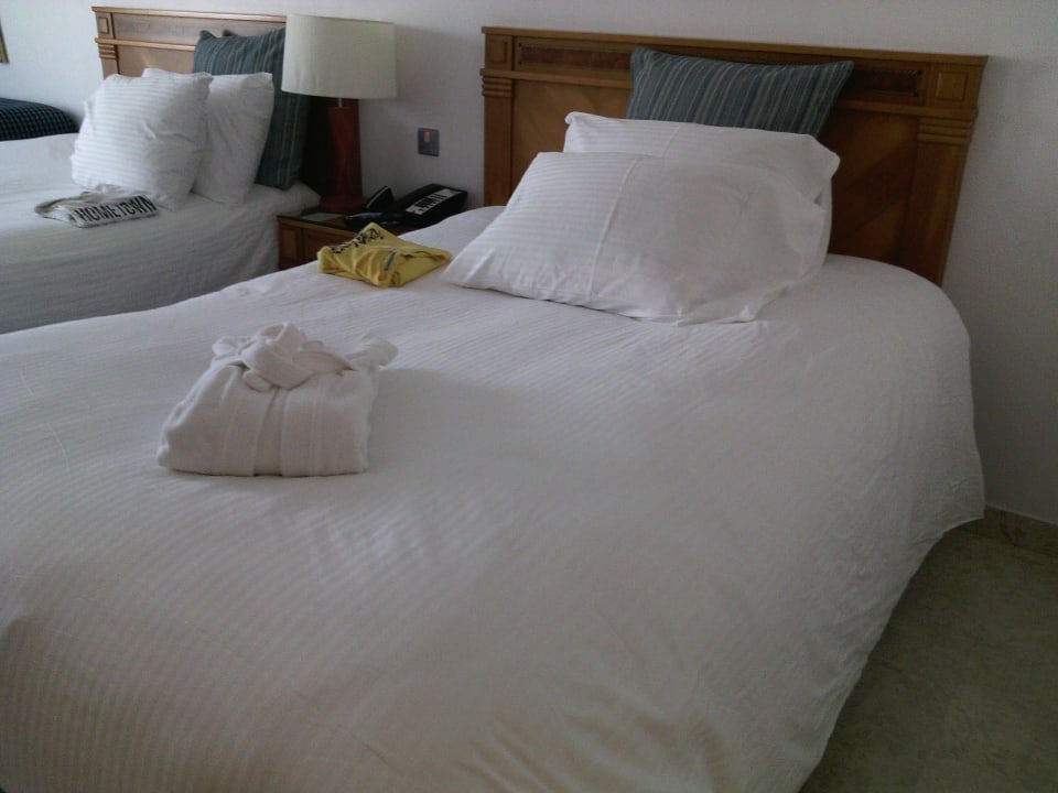 TWIN Crowne Plaza Salalah