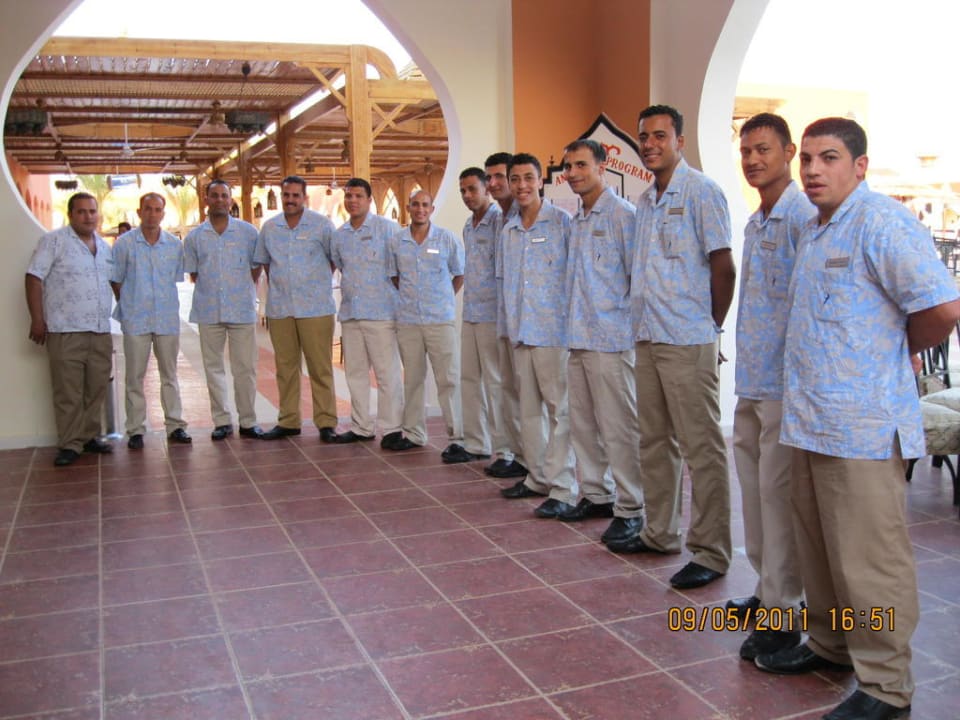 Servicekräfte vom Hauptrestaurant Pickalbatros Alf Leila Wa Leila Resort - Neverland Hurghada