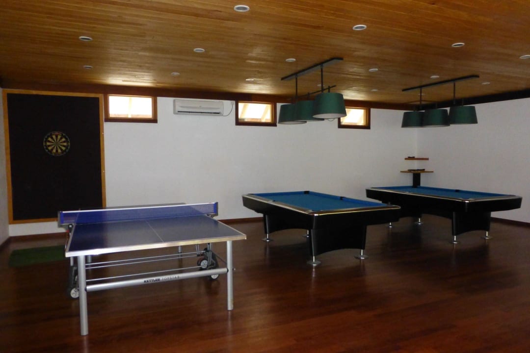 Indoor Tischtennis & Pool & Snooker Vilamendhoo Island Resort & Spa