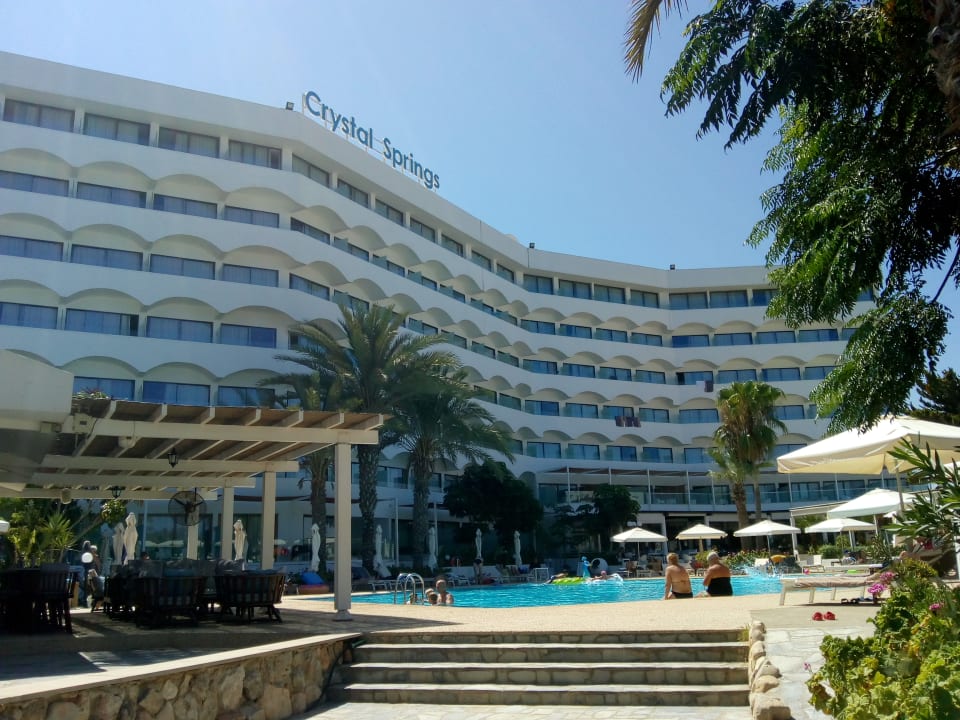 Außenansicht Crystal Springs Beach Hotel