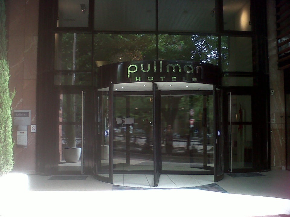 Eingang Hotel Pullman Toulouse Centre