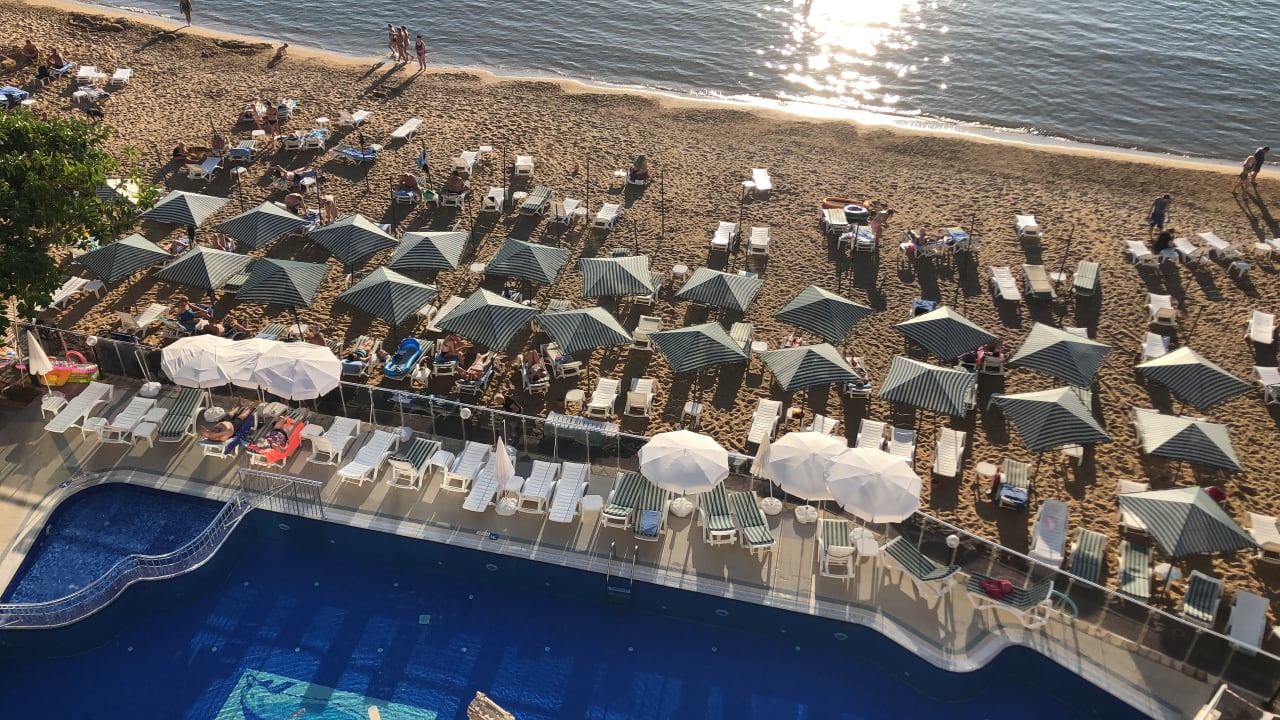 Pool Aska Hotel Just in Beach