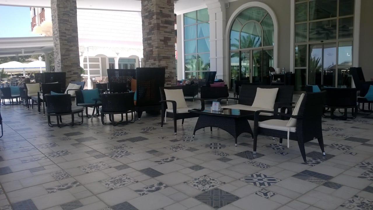 Lounge Bar Quattro Beach Spa & Resort