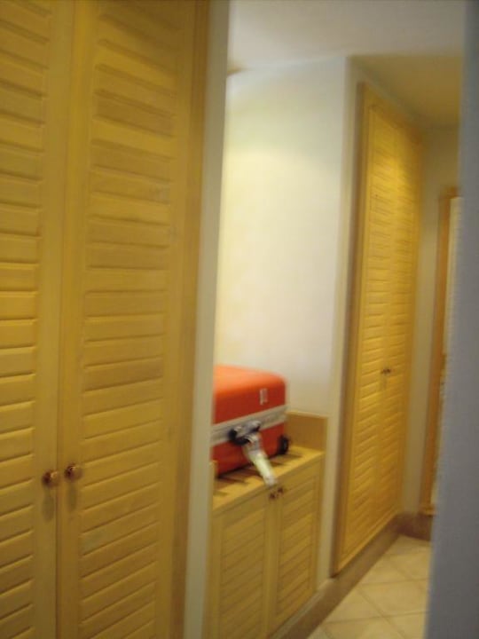 Zimmer / Schrank - Concorde El Salam SSH Concorde El Salam Hotel Sharm el Sheikh by Royal Tulip