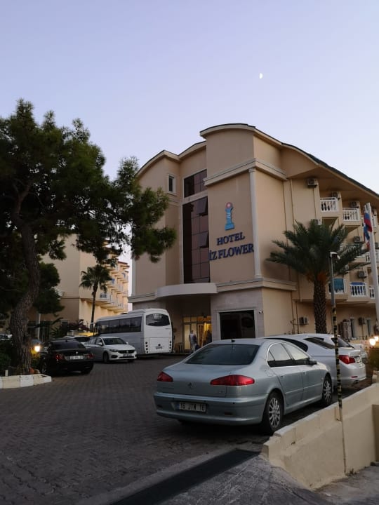 Außenansicht Iz Flower Side Beach Hotel