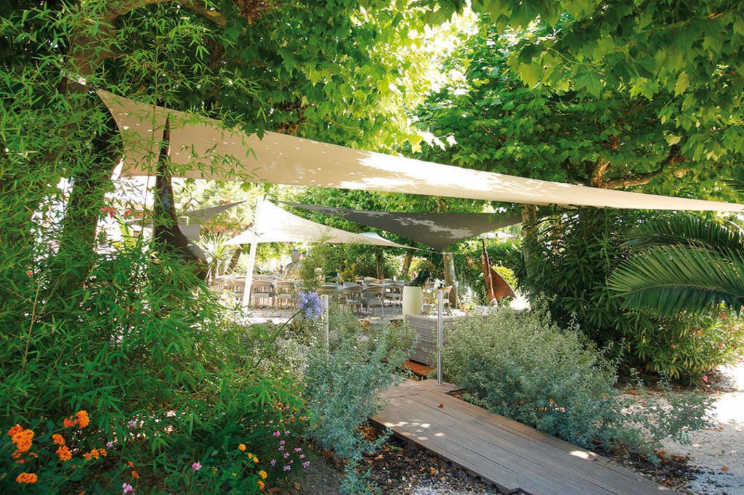 Jardin Adonis Sanary Hôtel des Bains