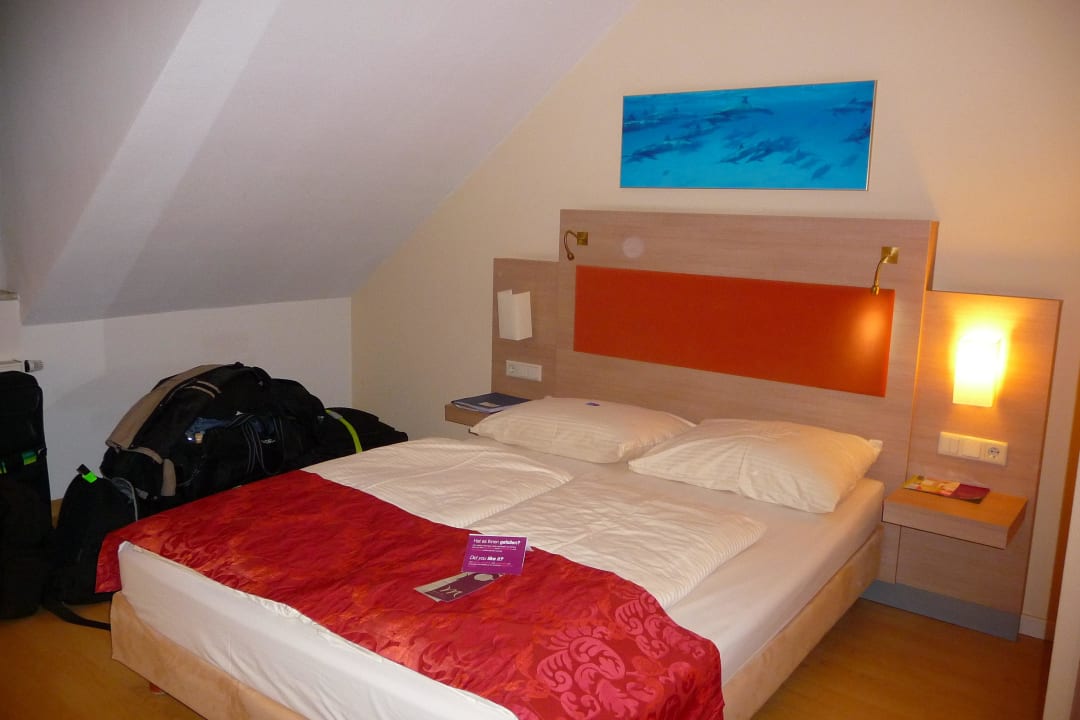 Blick aufs Bett AKZENT Hotel Aufkirchen