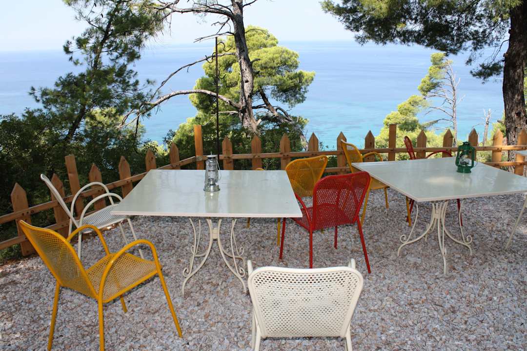 Widok ze wzgórza Hotel Dryades