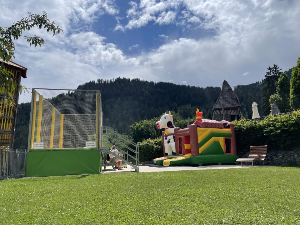 Gartenanlage Baby- & Kinderhotel Laurentius