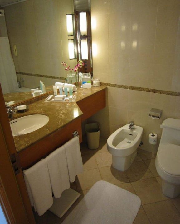 Corner alcove room 502 Hilton Dubai Jumeirah