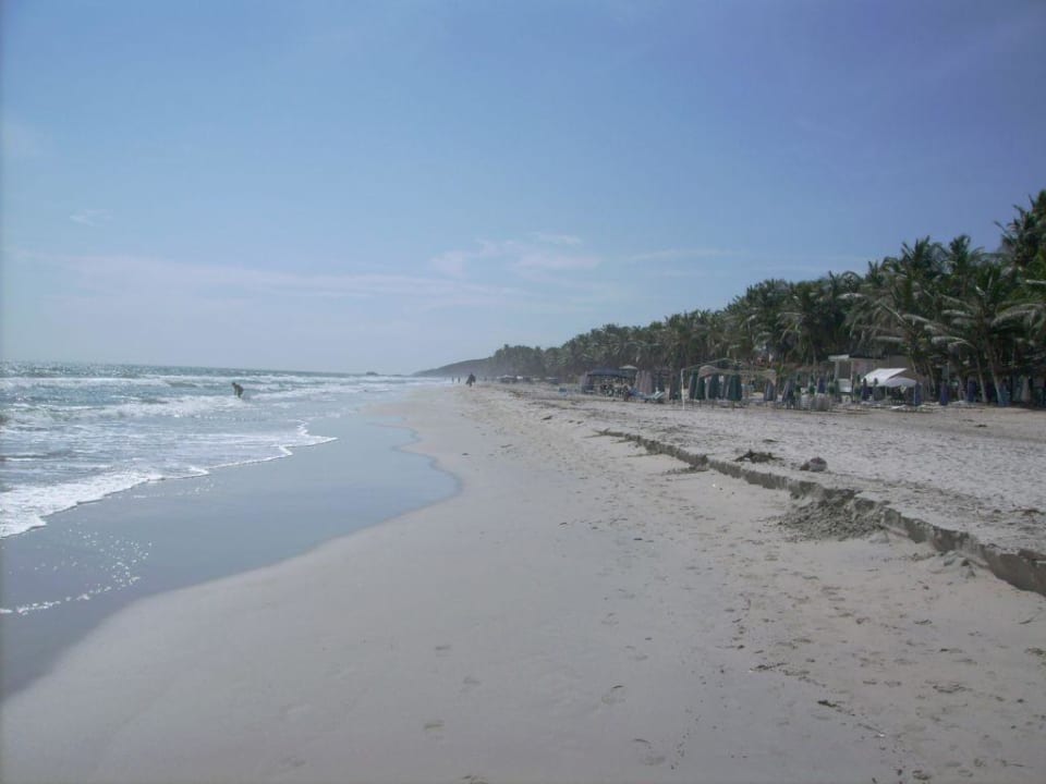 Strandblick nach links Hotel Miramar Village