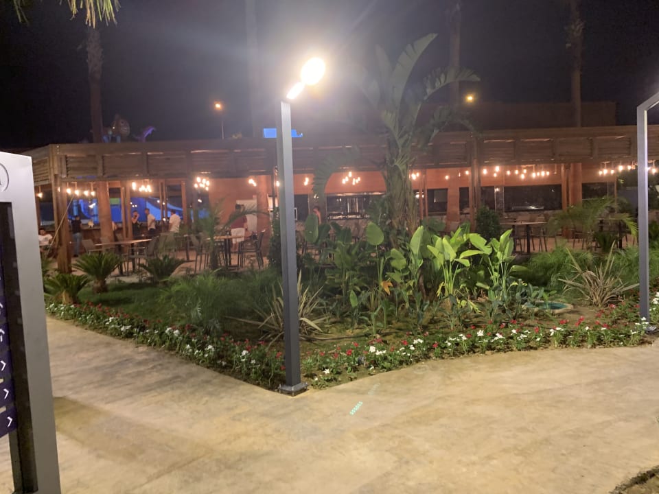 Gartenanlage Arnor de Luxe Hotel & Spa