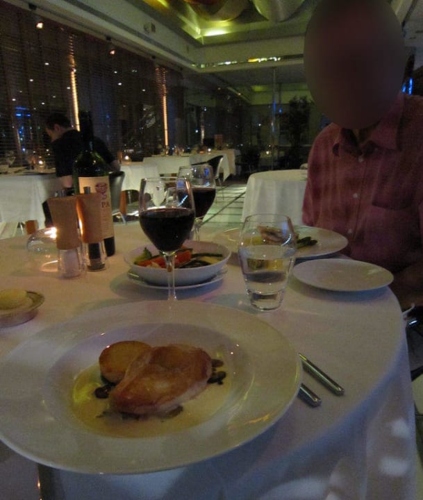 Glasshouse Golden Sands Hotel Creek