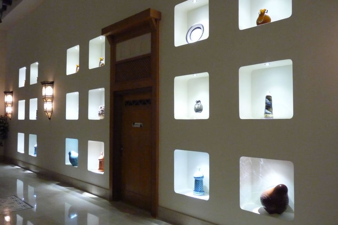 Lobby mit nubischer Keramik Hilton Marsa Alam Nubian Resort