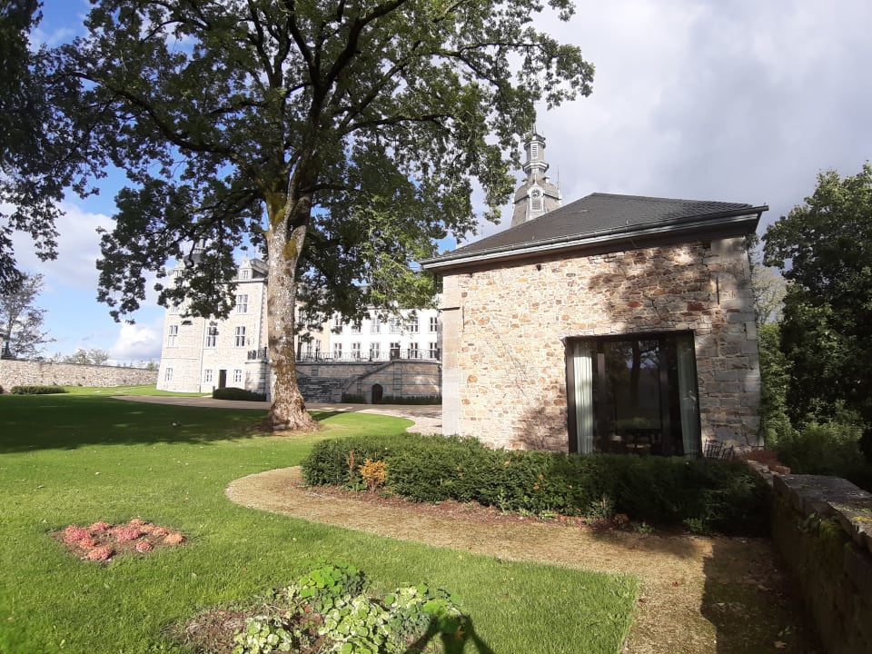 Außenansicht Le Château de Mirwart
