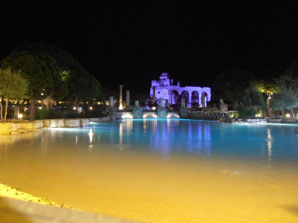 Rutschtempel bei Nacht Xanadu Resort Hotel