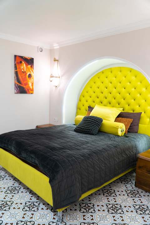 Zimmer Boutique apartments Mason in historical Odessa
