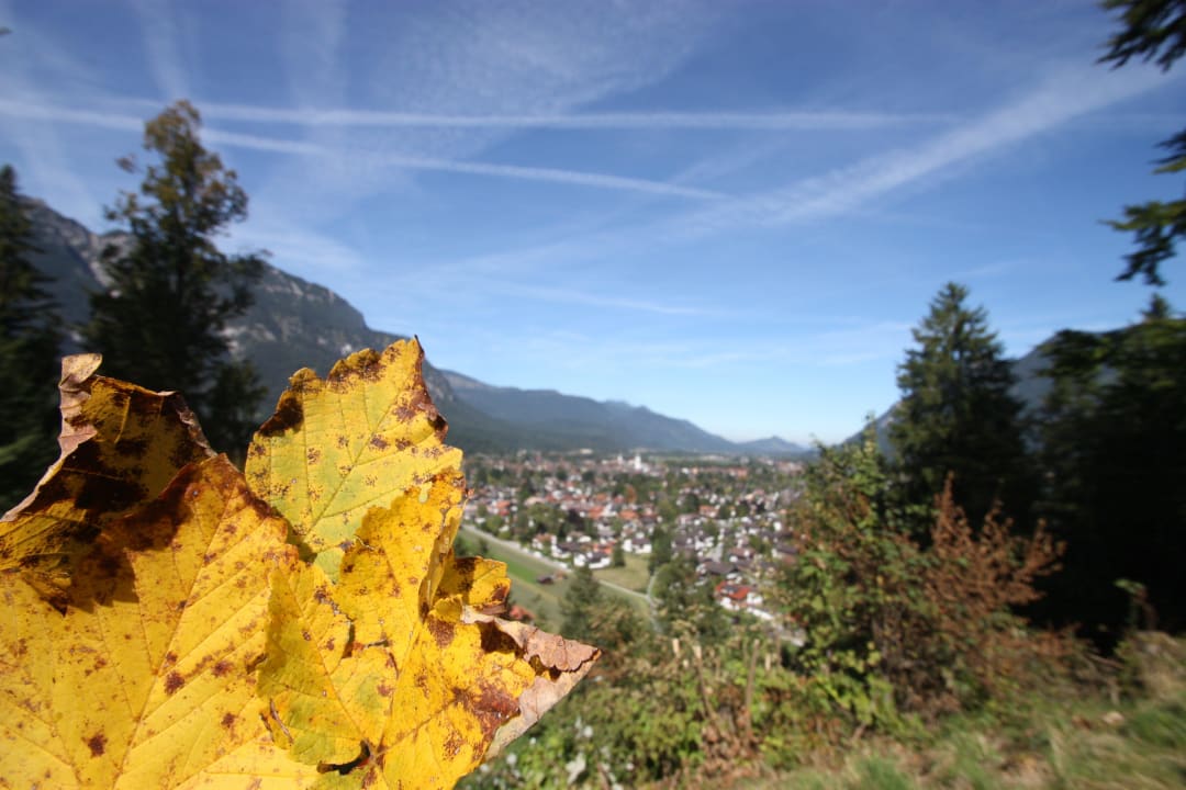 Blick vom Hotel ins Tal, Herbst 2013 Riessersee Hotel