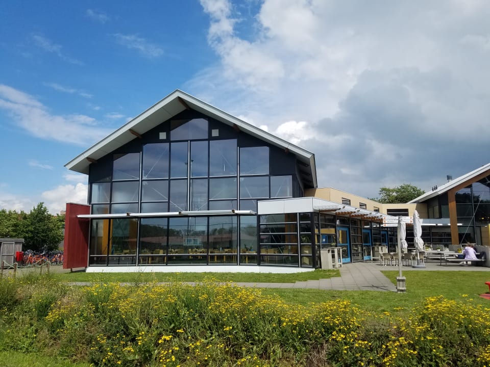 Außenansicht Hotel Stayokay Texel