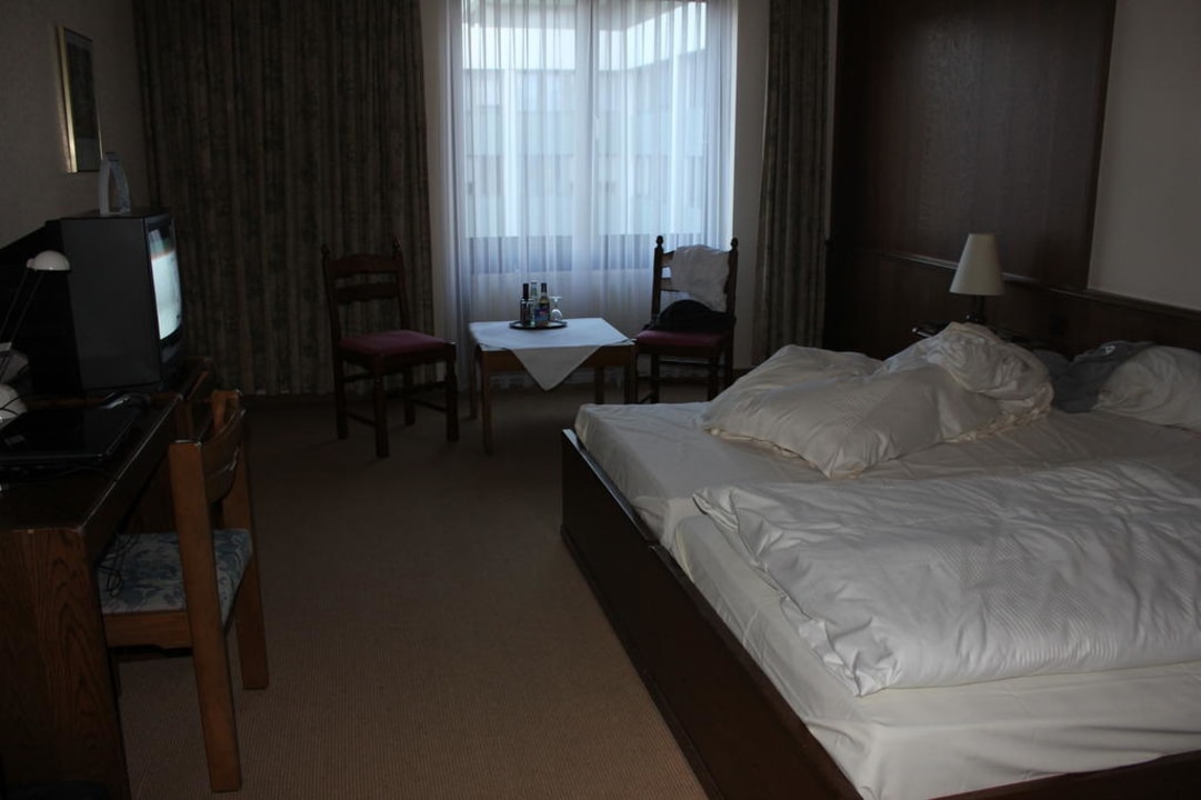 Zimmer vom Eingang her Hotel Regina Sankt Augustin