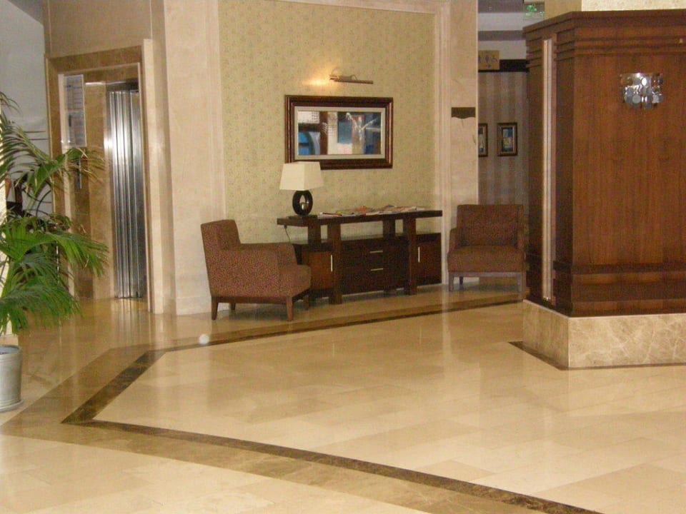 Großzügig gestaltete Lobby  Side Mare Resort & Spa