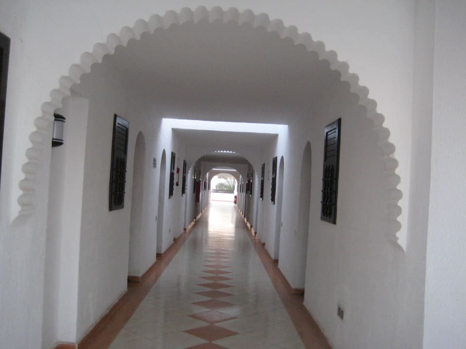 Gang zu den Zimmern Tivoli Hotel Aqua Park