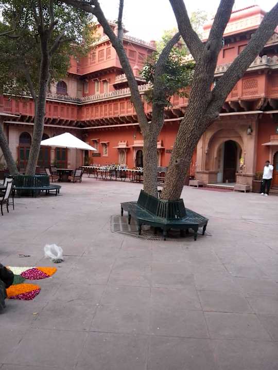 Im Hof - Weg zu den Zimmern Hotel Gajner Palace