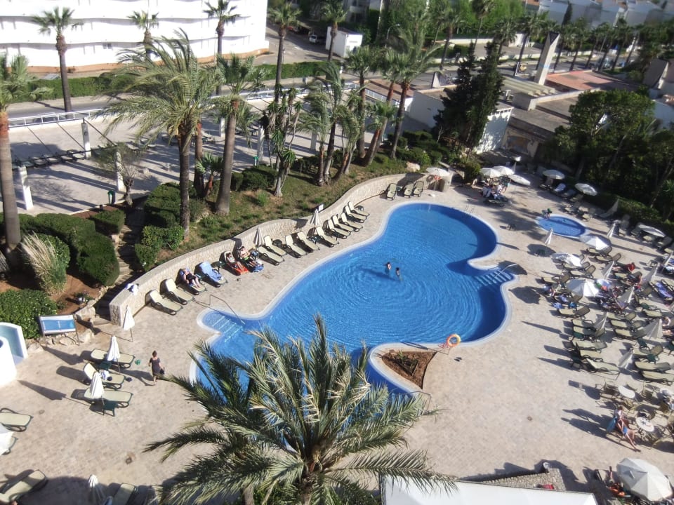 Ausicht von 4 Etage auf dem Pool Welikehotel Marfil Playa