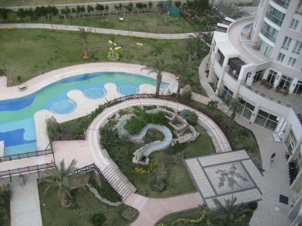Vom Balkon, neben dem Pool Eingang ins Hallenbad Sherwood Exclusive Lara
