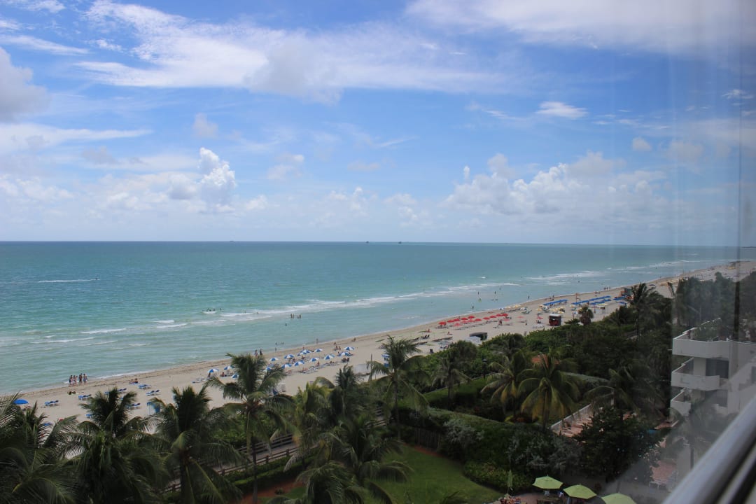 Beach view facing south Holiday Inn Miami Beach-Oceanfront