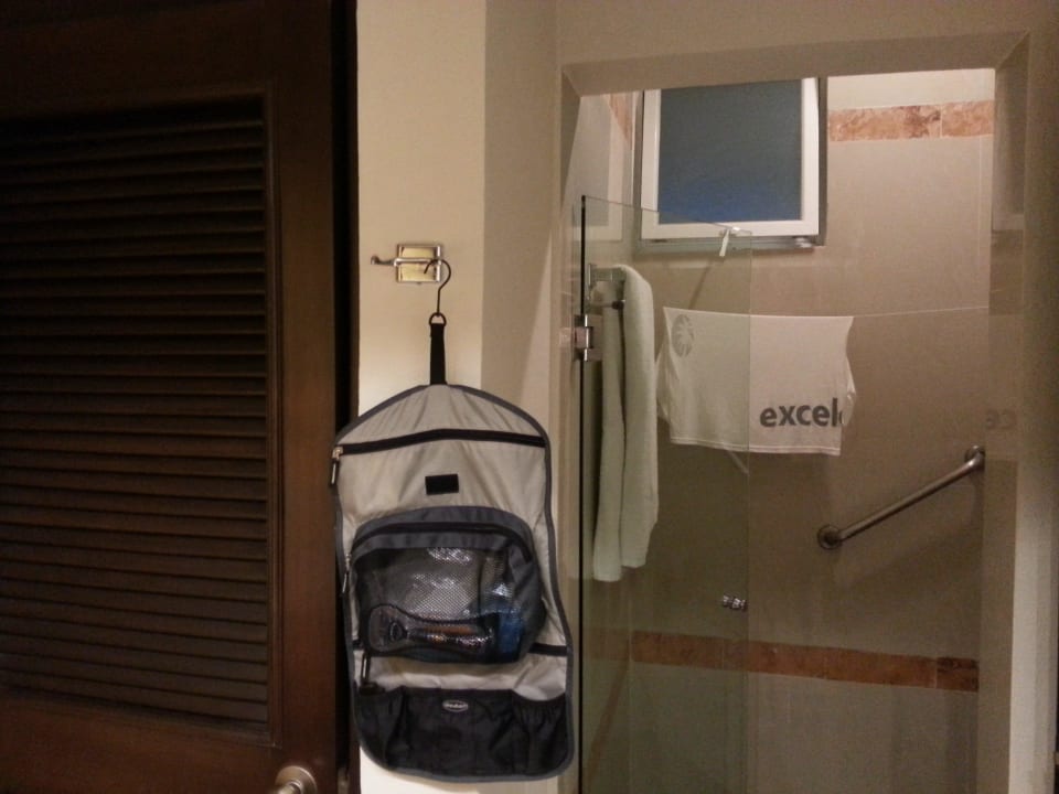 Große Dusche, extra WC TUI BLUE El Dorado Seaside Suites