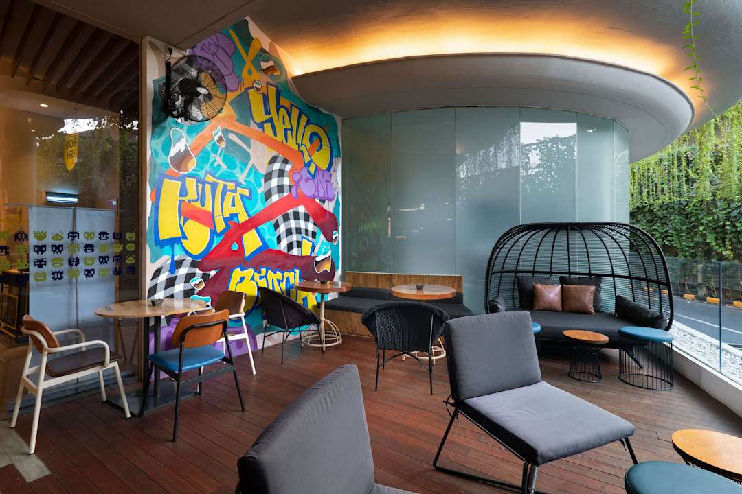 Gastro YELLO Hotel Kuta Beachwalk Bali