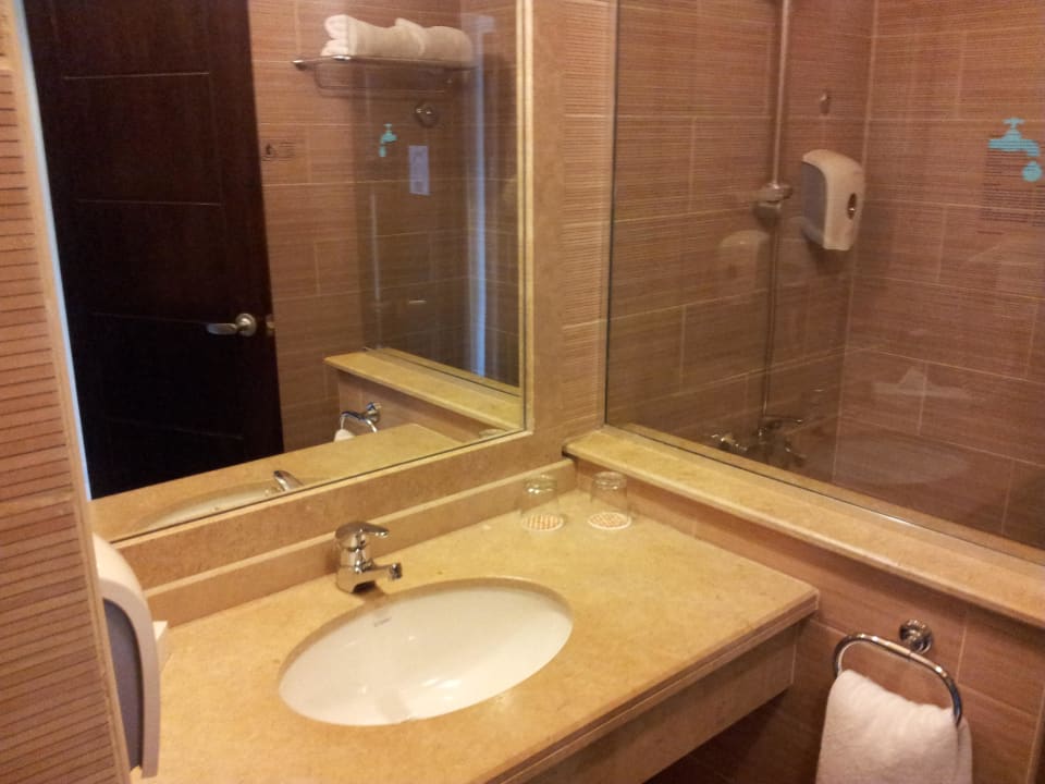 Badzimmer mit Dusche Jaz Dar EL Madina