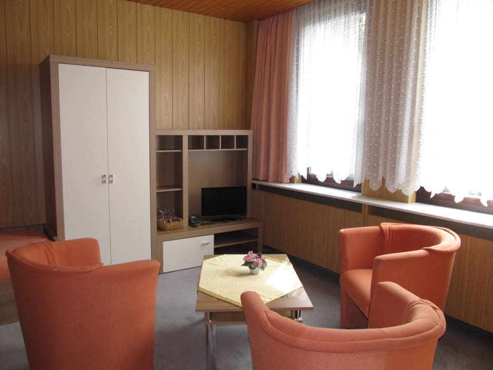 Wohnzimmer - Teilausschnitt Hotel Pension Am Kirschberg