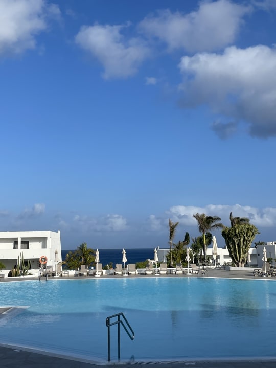 Pool Radisson Blu Resort Lanzarote (Adults Only +16)