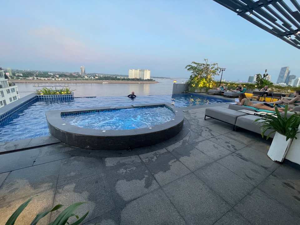 Pool Harmony Phnom Penh Hotel